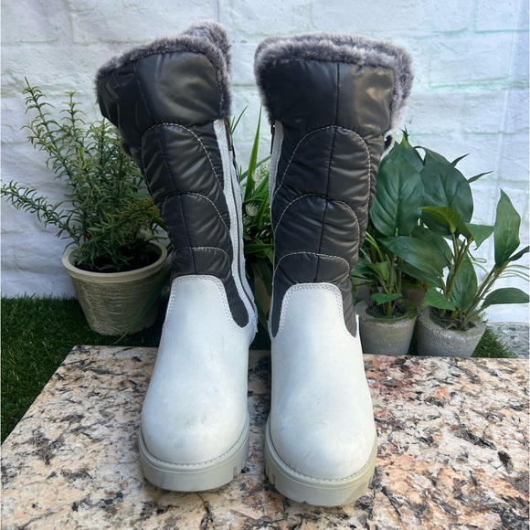 Bos. & Co. Astrid Ice Like Grey Women's High Boots
$275.00 women size 6 - Picture 9 of 16